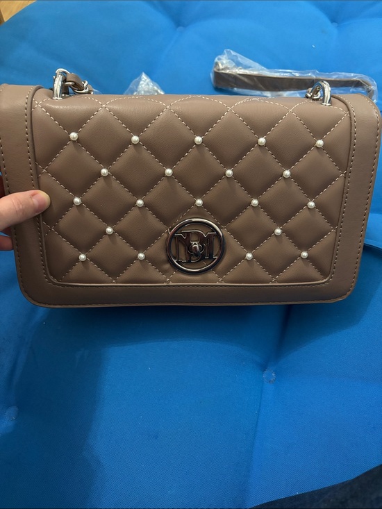 Studio Badgley Mischka Handbags - Studio Badgley Mischka Vegan Leather Purse Colored Cream Never Been Used NWTS